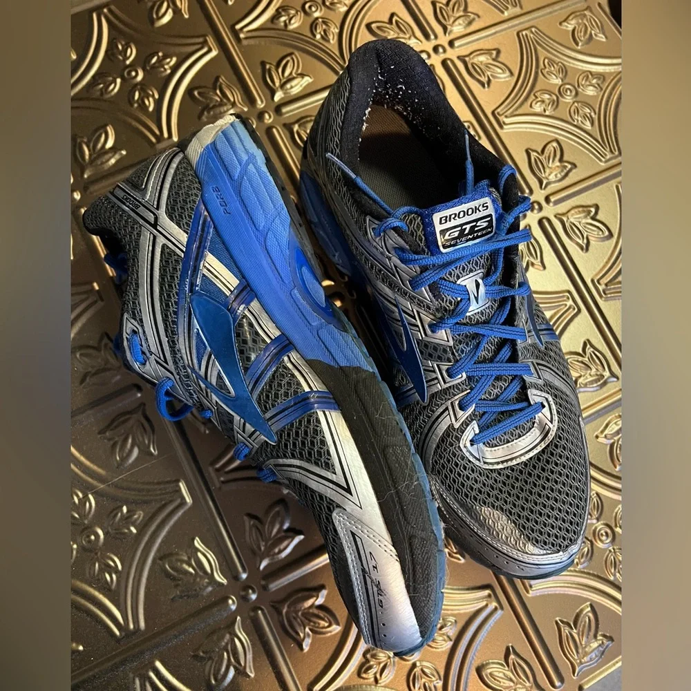 Brooks GTS Adrenaline 17. Running Shoes in Black and Blue size 14 wide. Men’s - Picture 10 of 10